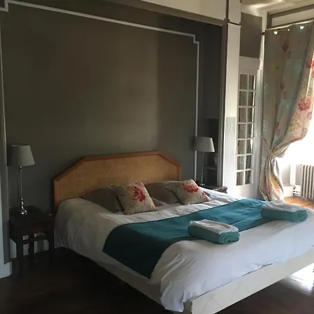 Chateau De Bertichères Hotel *