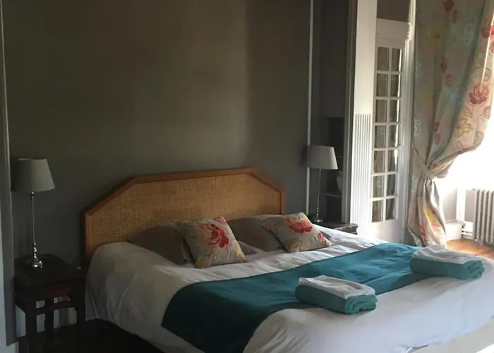 Chateau De Berticheres Hotel *